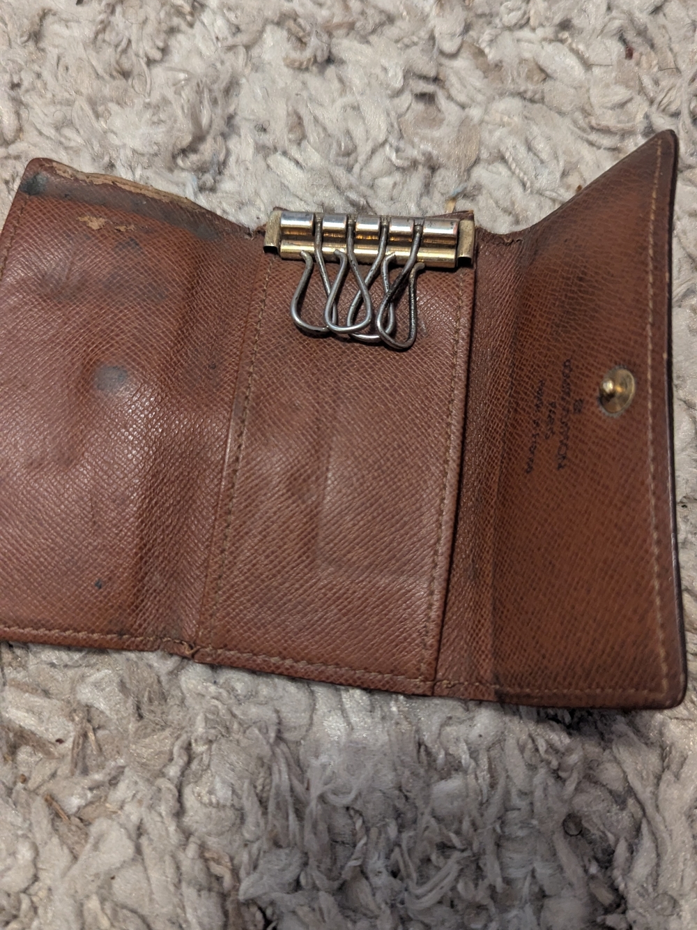 LV Monogrammed Set ( Heavily Damaged/Require Repair) Only $60 - Picture 11 of 11